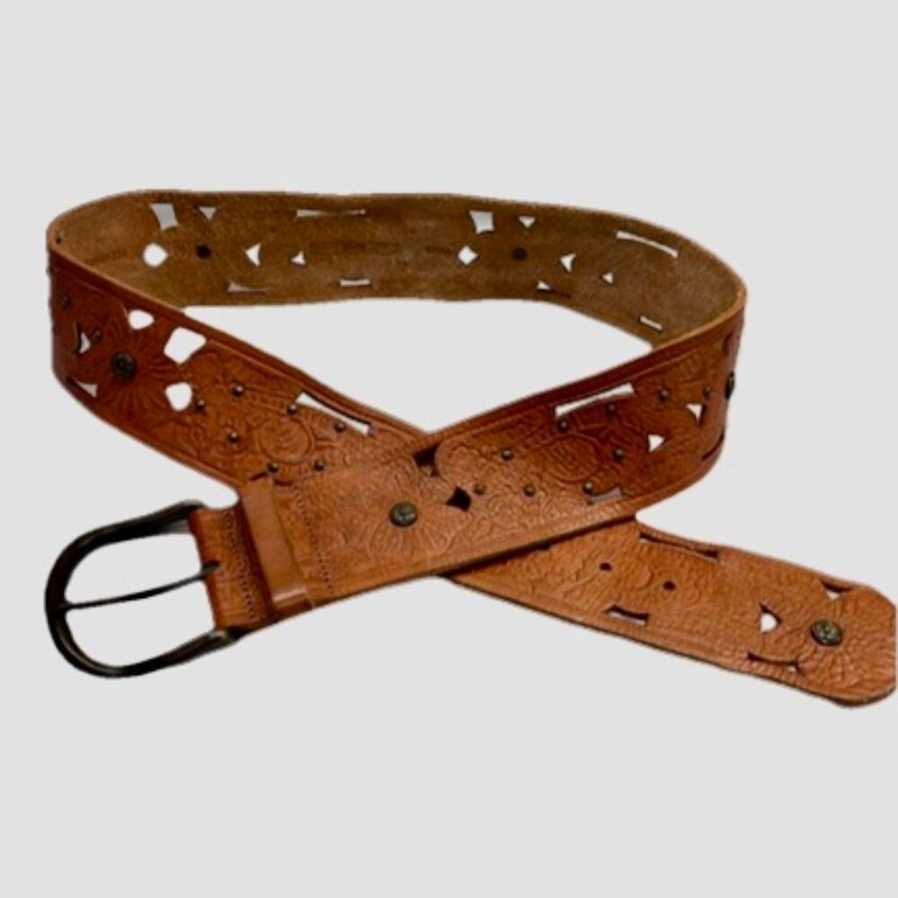 NWOT Fossil Wide Floral Tooled Cut Out Leather Studded Belt